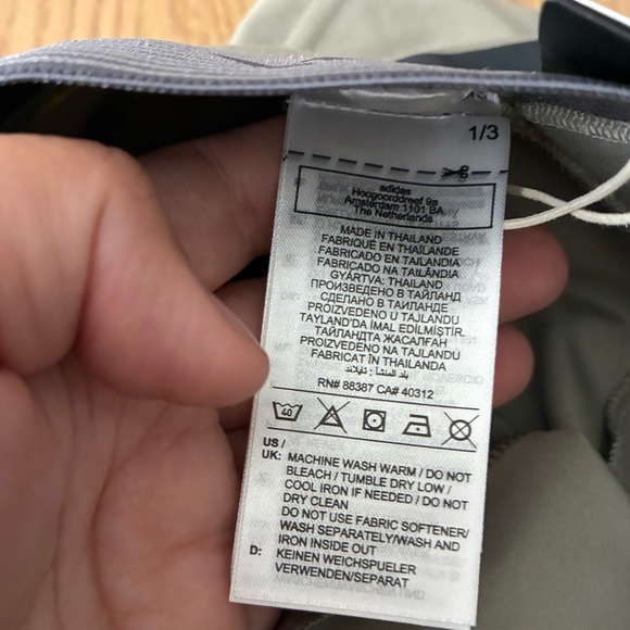 🆕Adidas Women's Olive Athletic Hyperglam Five-Inch
Short Leggings XS🆕 - Picture 10 of 12